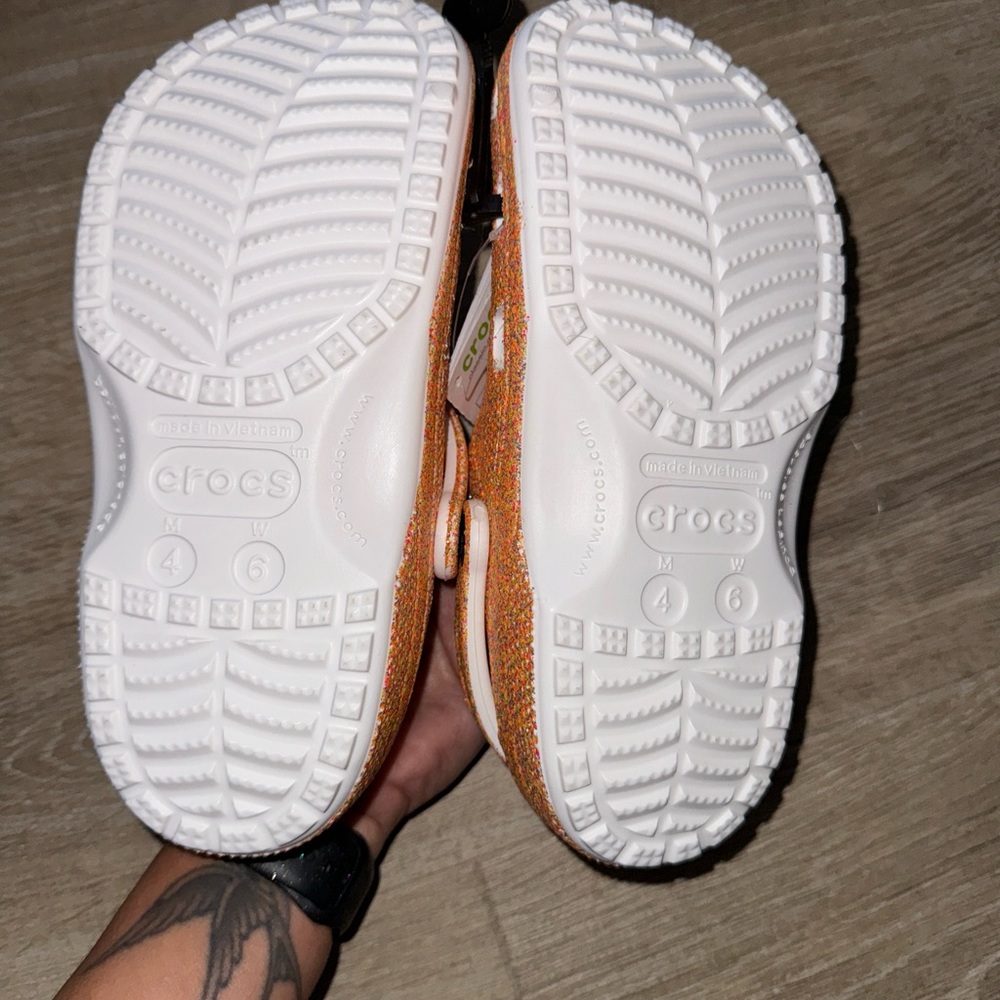 Crocs 🧡 - Picture 2 of 5